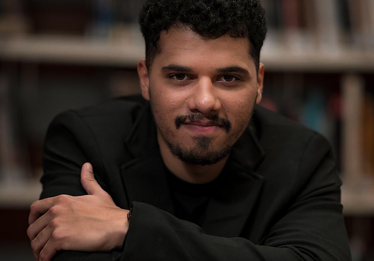 El novelista cubano Kevin Legrá.