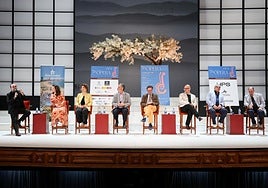 De izquierda a derecha, Francesco Ivan Ciampa, Caterina Piva, Hrachuhí Bassénz, Ulises Jaén, Tilman Kuttenkeuler, Giorgio Berrugi, Pietro Spagnoli y Carlo Antonio de Lucia.