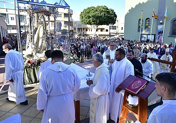 Eucaristía y oración con los 14 sacerdotes del Sureste.
