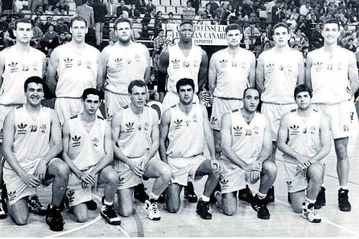 Plantilla del Club Baloncesto Gran Canaria que hizo historia en la temporada 1994-1995 con el ascenso a la Liga ACB.