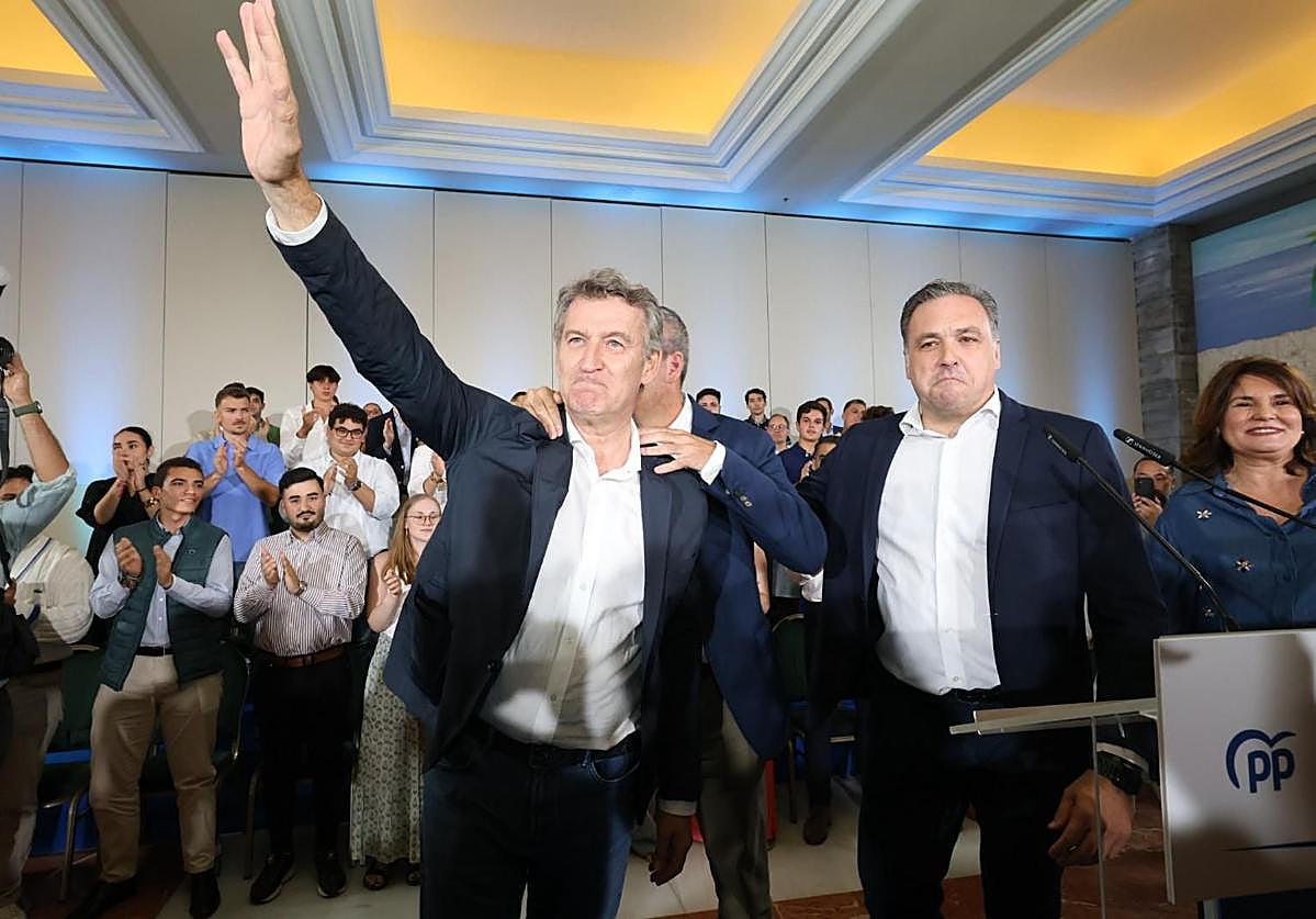 El presidente del PP, Alberto Núñez Feijóo, acompañado de líderes populares canarios en el Hotel Santa Catalina.