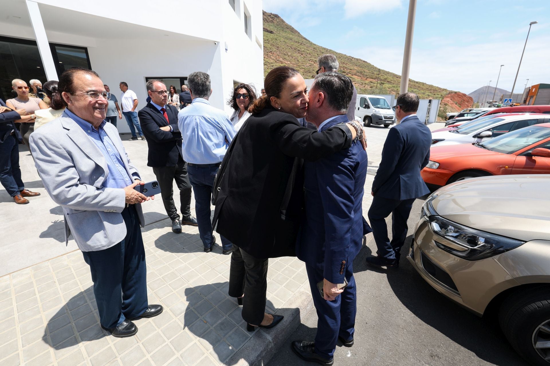 Inauguración de las nuevas instalaciones de la Funeraria La Auxiliadoraen en Gáldar, en imágenes