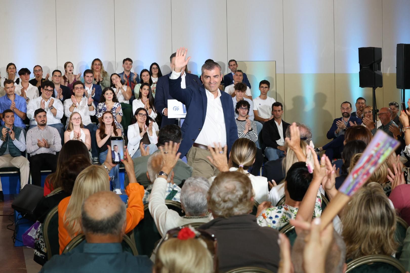 Feijóo atrae masas en el acto del Partido Popular en Las Palmas de Gran Canaria