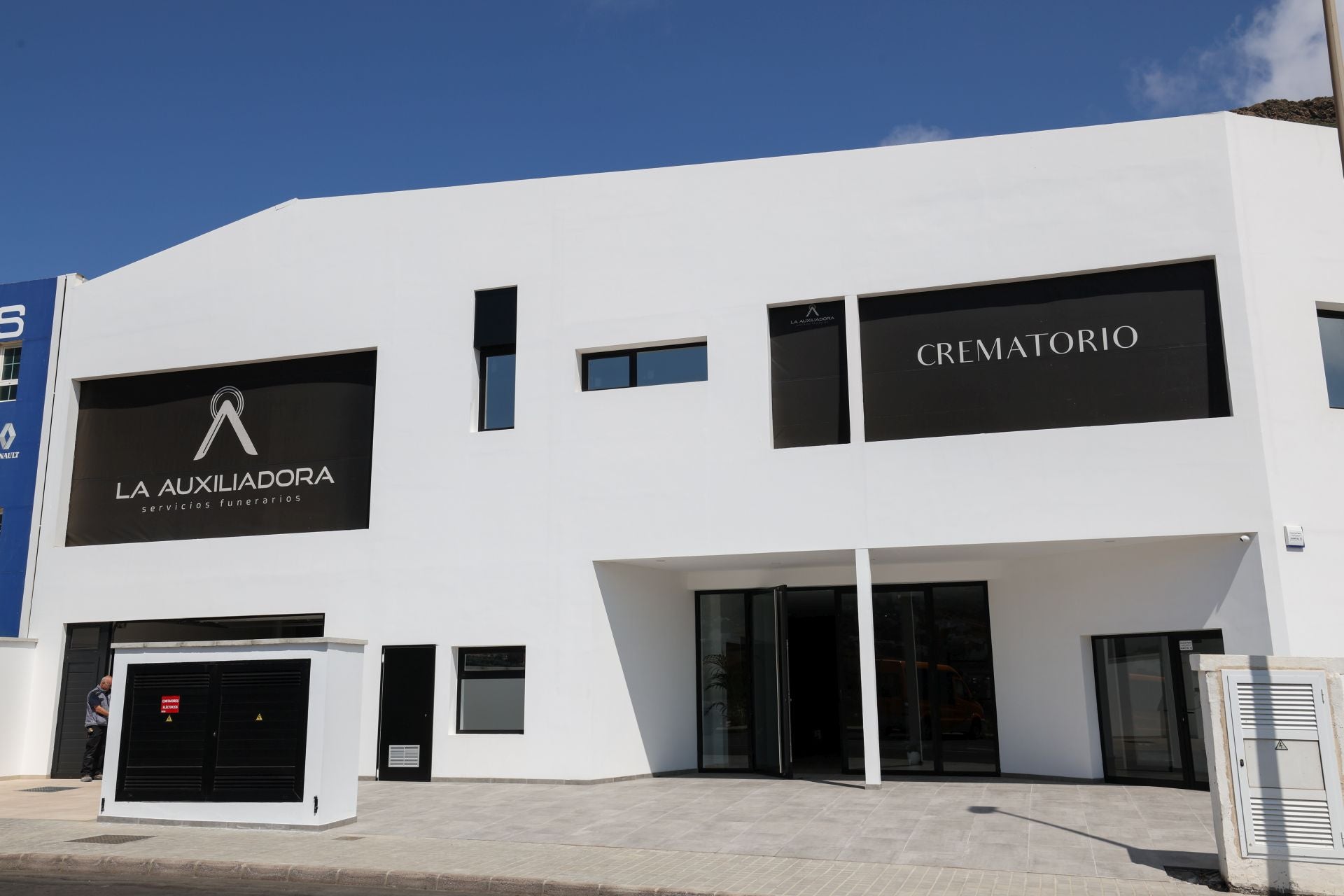 Inauguración de las nuevas instalaciones de la Funeraria La Auxiliadoraen en Gáldar, en imágenes