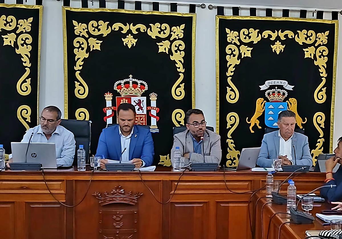 Momento del pleno de este jueves en Arrecife.