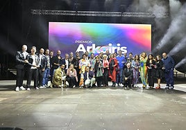 Imagen de familia de la presentación de los Premios Arkoiris.