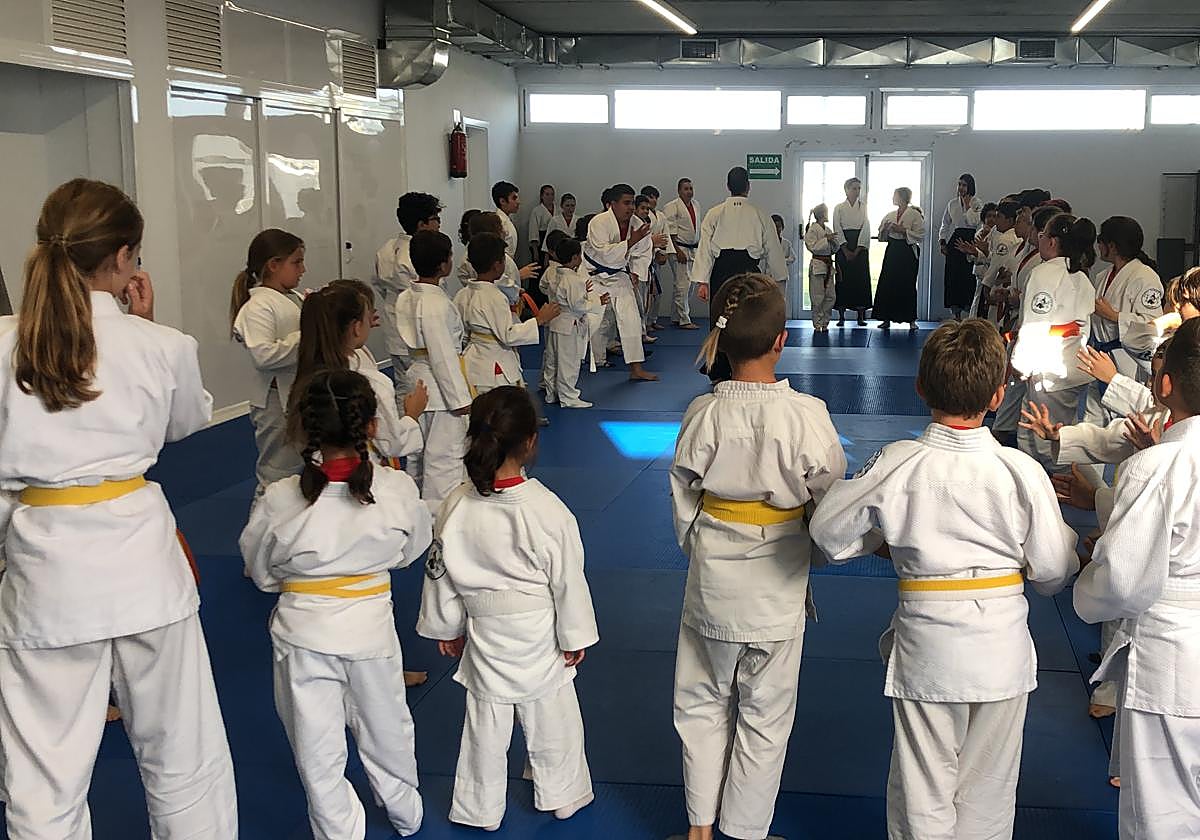 Deportistas en Tías.