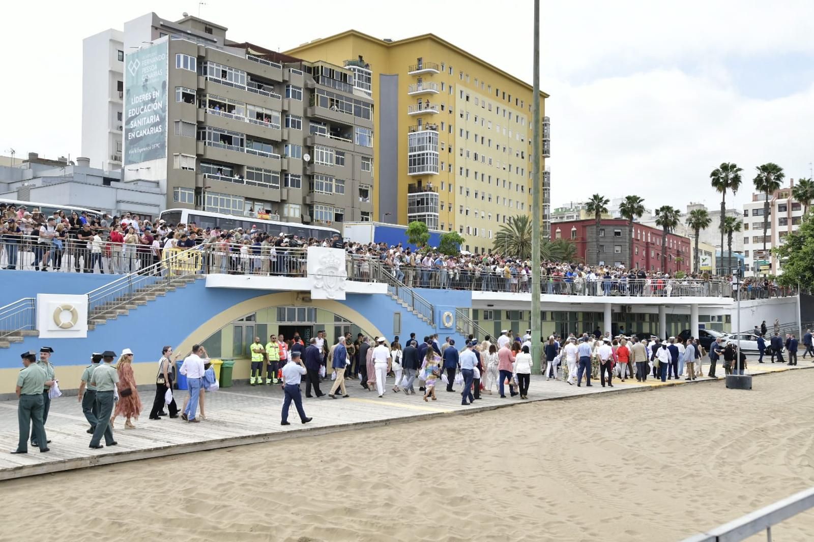 Uniformes y trajes de gala: Día de Las Fuerzas Armadas en Las Palmas de Gran Canaria