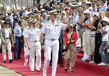 Uniformes y trajes de gala: Día de Las Fuerzas Armadas en Las Palmas de Gran Canaria