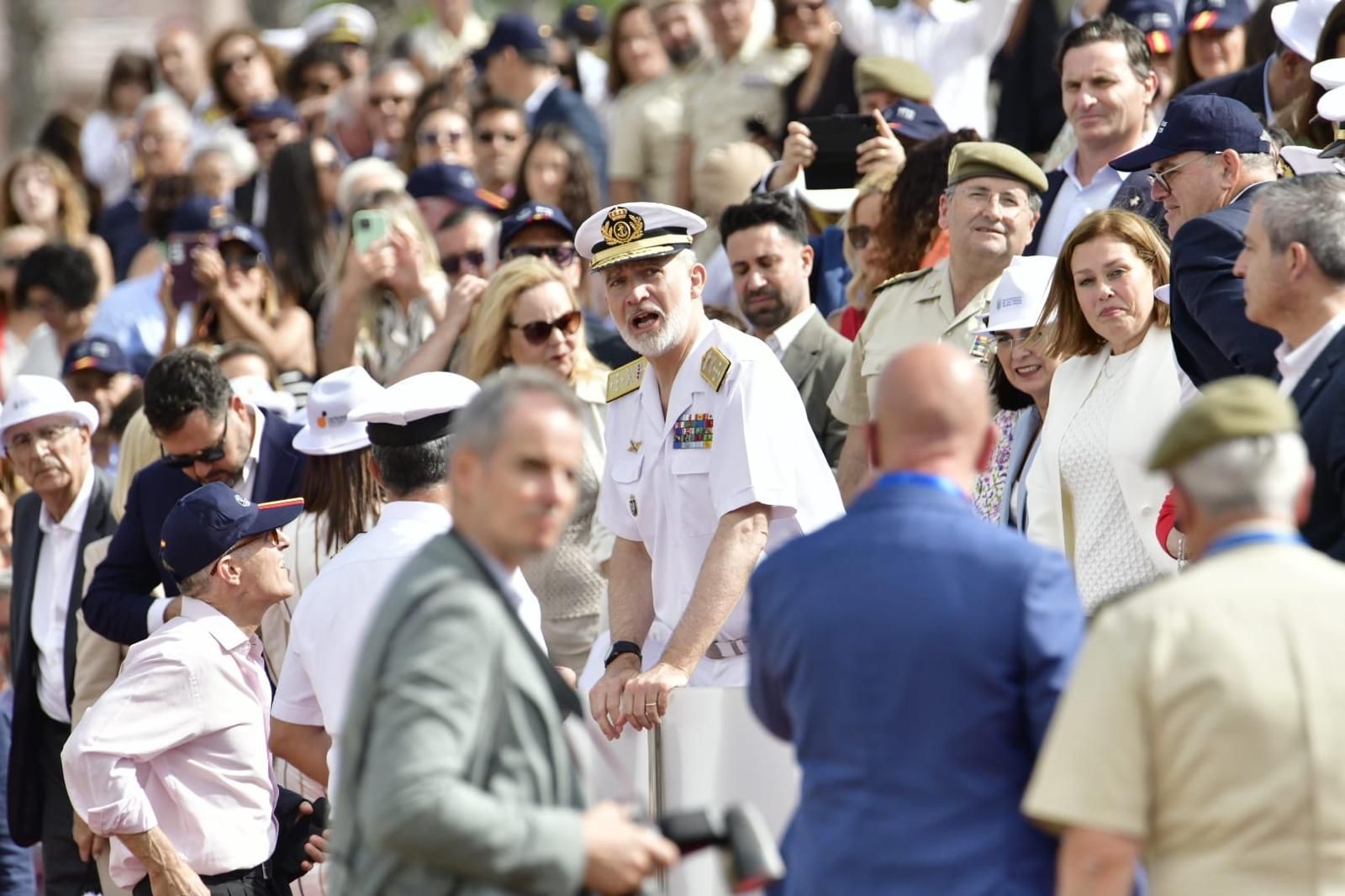 Uniformes y trajes de gala: Día de Las Fuerzas Armadas en Las Palmas de Gran Canaria