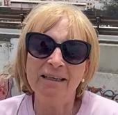 Imagen - Llegó desde Lleida a Gran Canaria para pasar las vacaciones y, como ella asegura, «me he encontrado con este evento y he aprovechado para verlo, ¿por qué no?», si bien se muestra algo más escéptica con la presencia del monarca: «Creo que su figura está algo desprestigiada. Necesita un cambio y una imagen renovada».