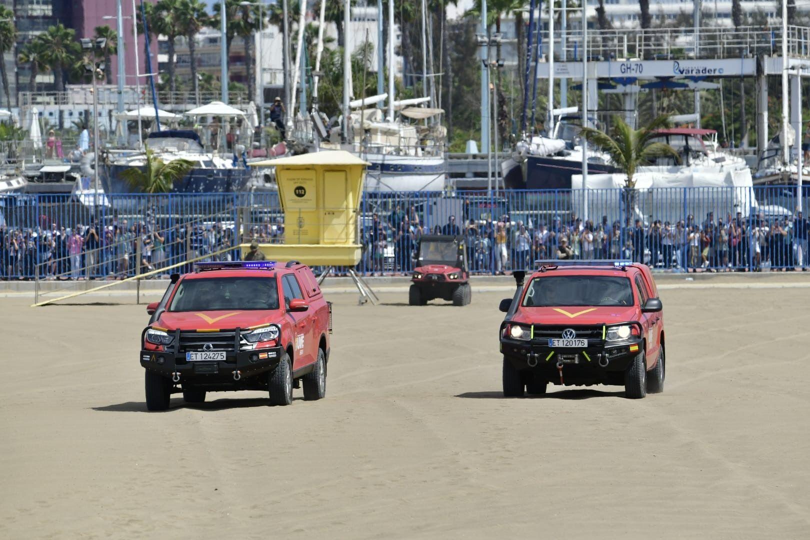 Uniformes y trajes de gala: Día de Las Fuerzas Armadas en Las Palmas de Gran Canaria