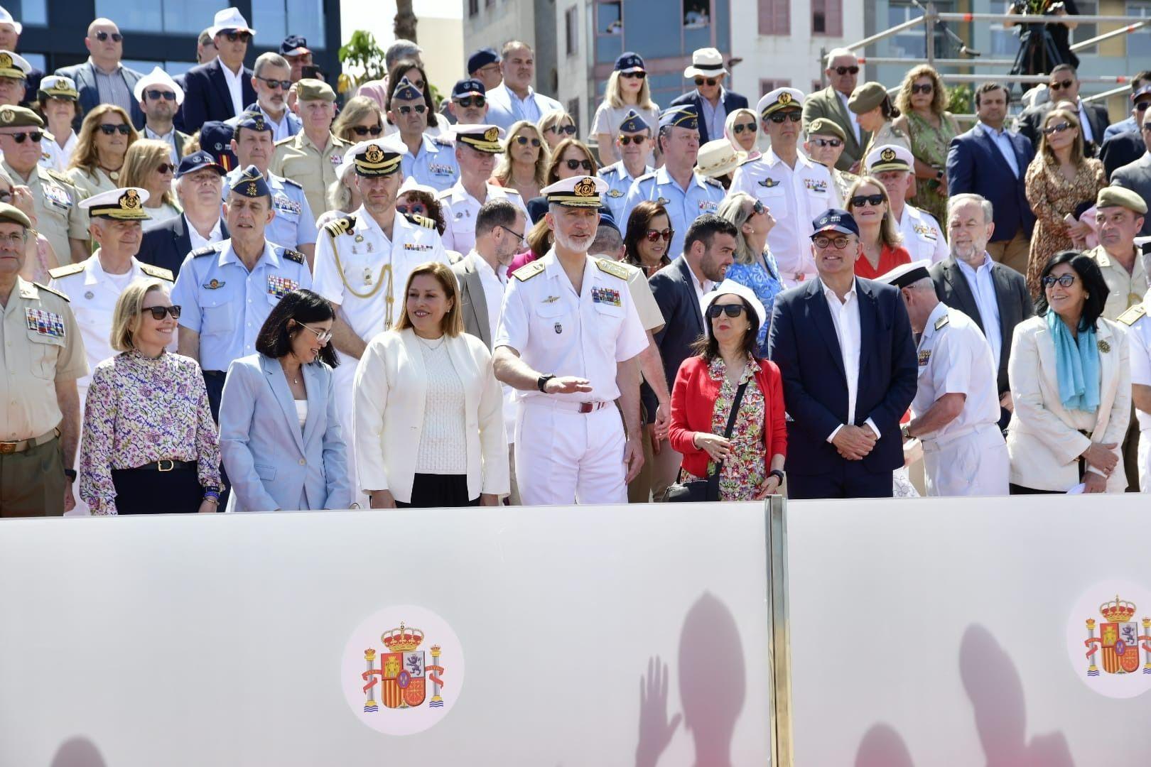 Uniformes y trajes de gala: Día de Las Fuerzas Armadas en Las Palmas de Gran Canaria