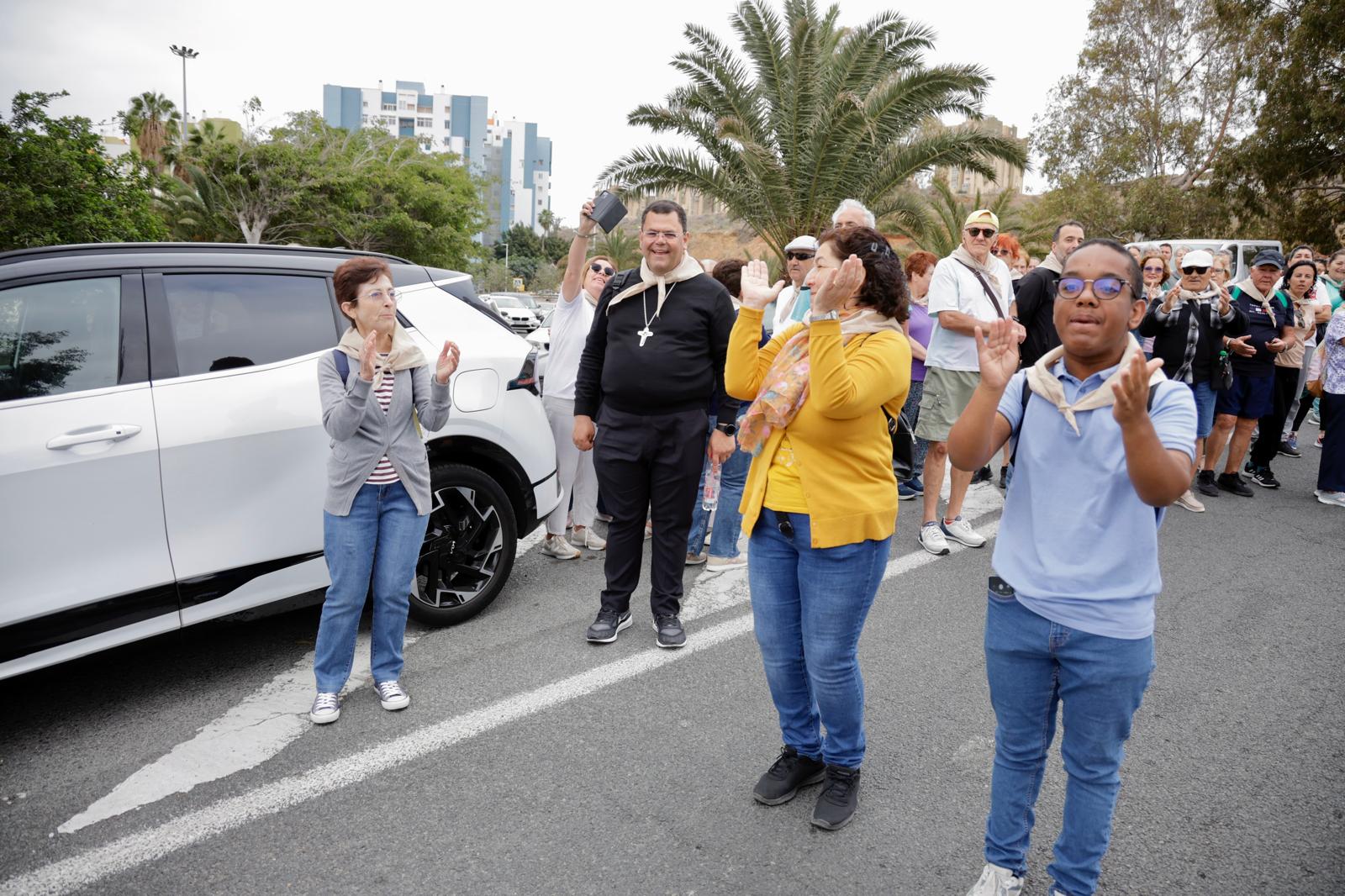 Con fe y devoción, de Jinámar a Telde para ver a la Virgen del Pino
