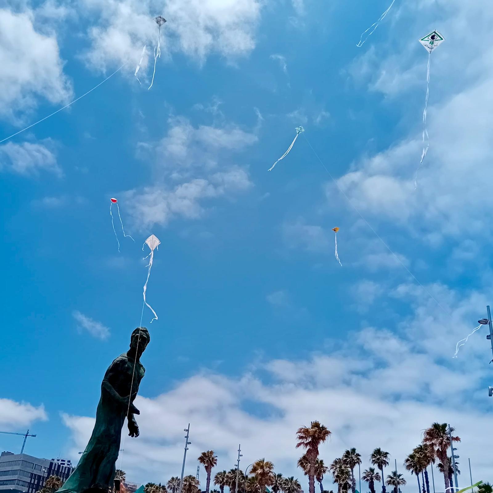 Cometas al cielo por Palestina en Las Palmas de Gran Canaria.
