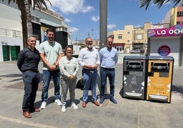 Presentación de las papeleras inteligentes en Vecindario.