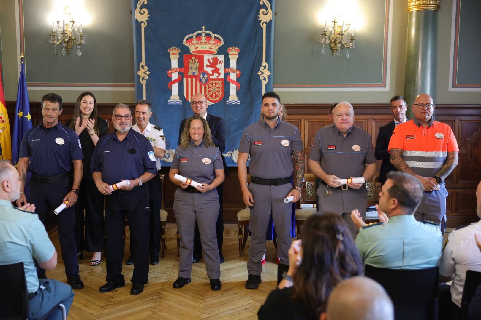 Entrega de distinciones por el Día de la Seguridad 