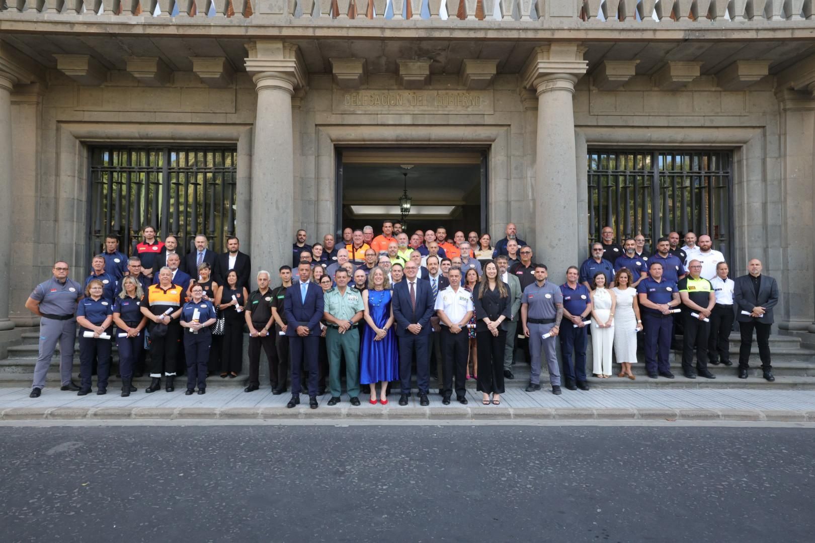 Entrega de distinciones por el Día de la Seguridad 