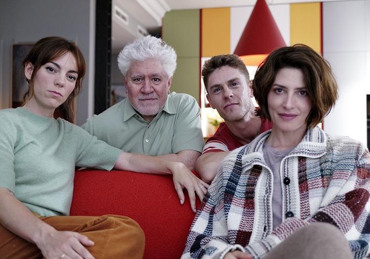 Victoria Luengo, Pedro Almodóvar, Patrick Criado y Bárbara Lennie.