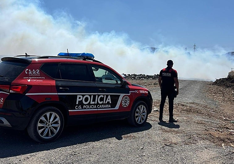 Imagen del incendio en el vertedero de Juan Grande.