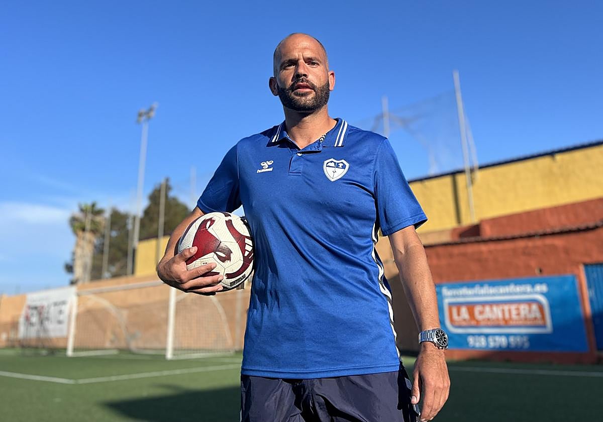 Samuel González, entrenador de la UD Valsequillo.