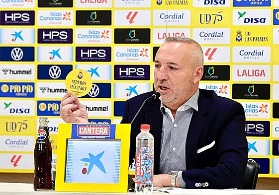 El presidente de la UD Las Palmas, Miguel Ángel Ramírez, da a conocer los detalles de los abonos para la próxima temporada.