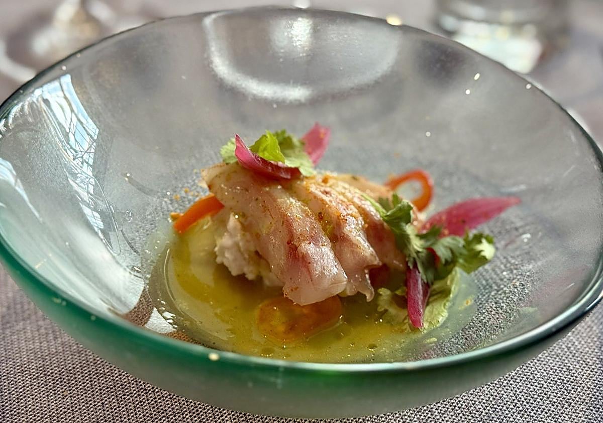 Imagen principal - Adobo acevichado, chipirón y gamba