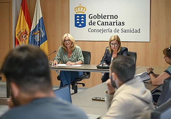 Esther Monzón y Antonia María Pérez, en la presentación de la nueva estrategia.