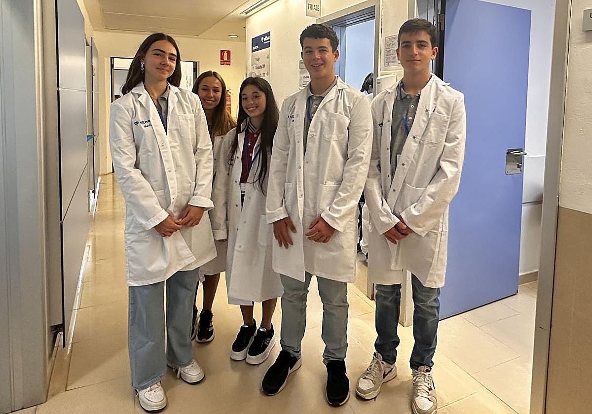 El Hospital Universitario Vithas Las Palmas enseña su labor sanitaria a 13 niños del Colegio Brains