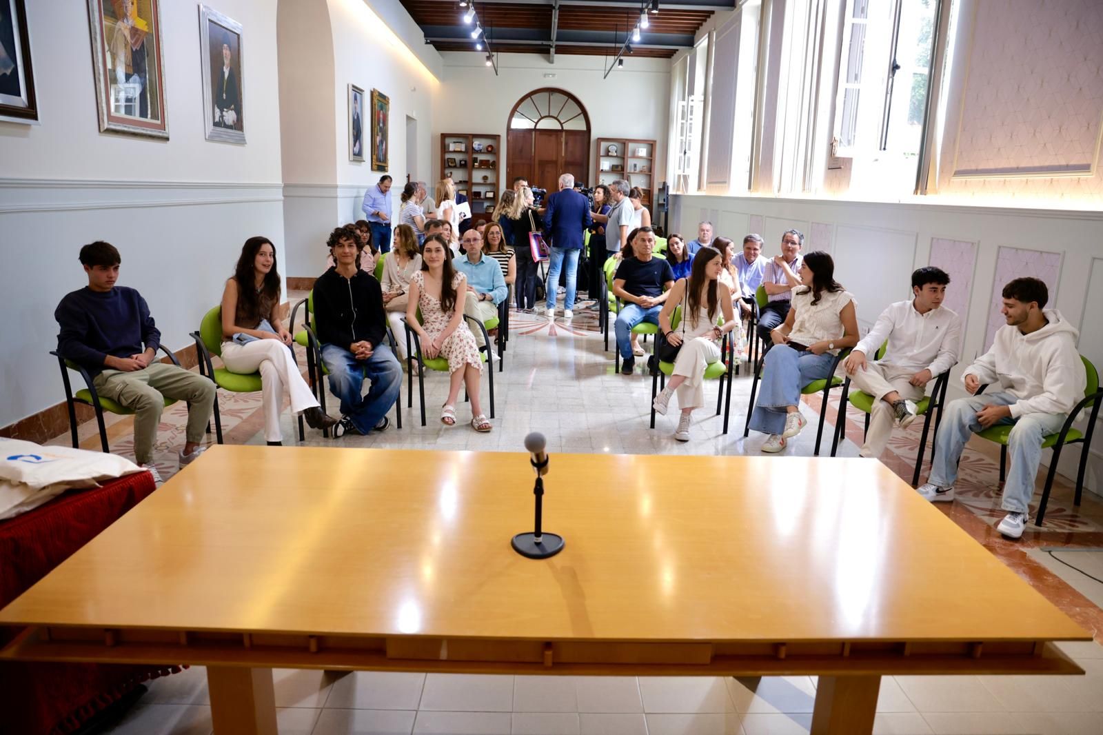 Recepción en la ULPGC de los alumnos con más nota en la Pau