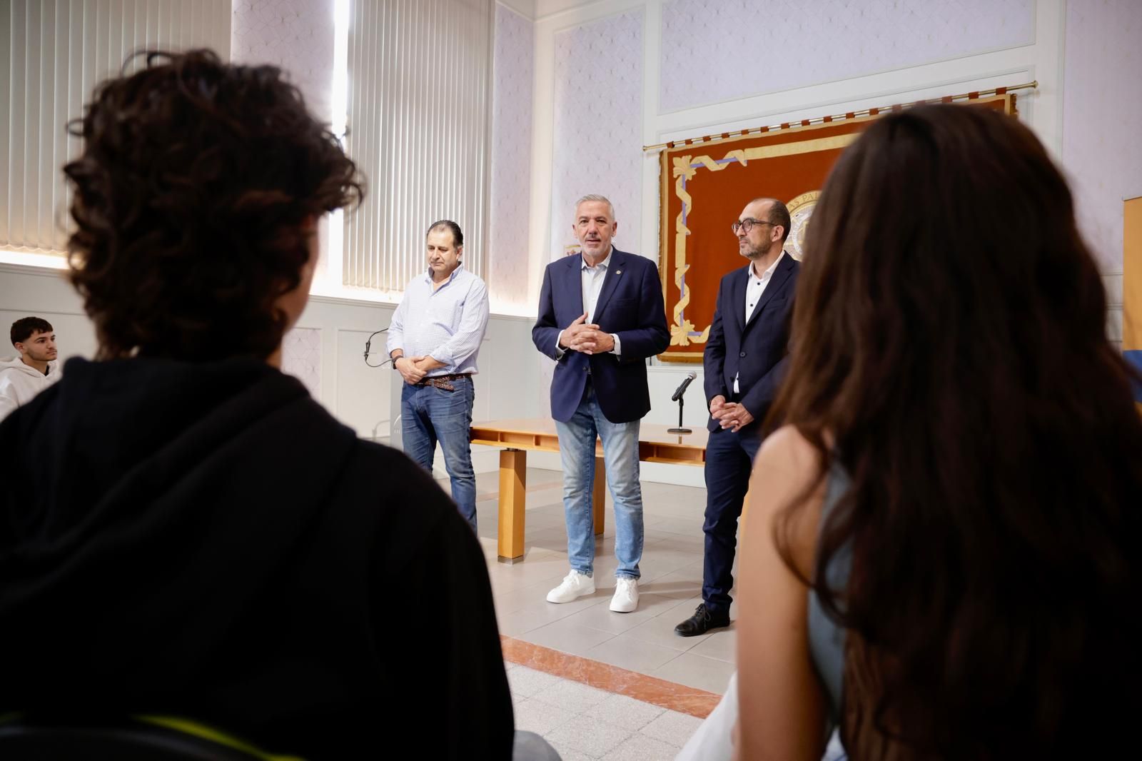 Recepción en la ULPGC de los alumnos con más nota en la Pau