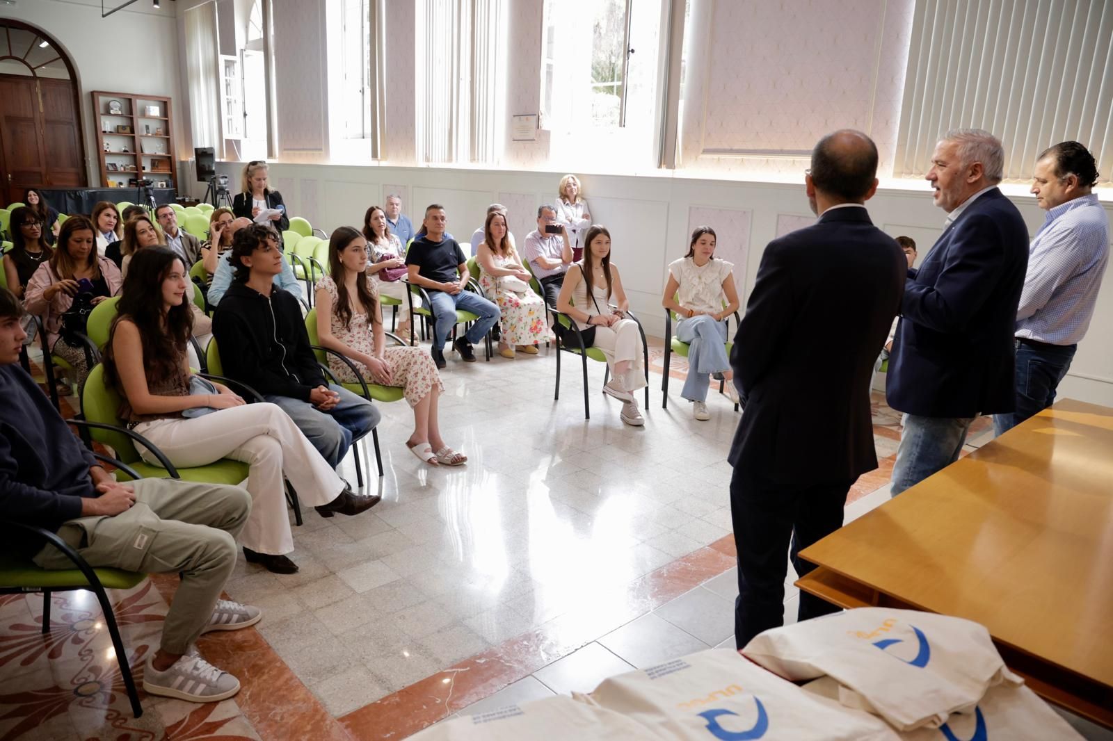 Recepción en la ULPGC de los alumnos con más nota en la Pau