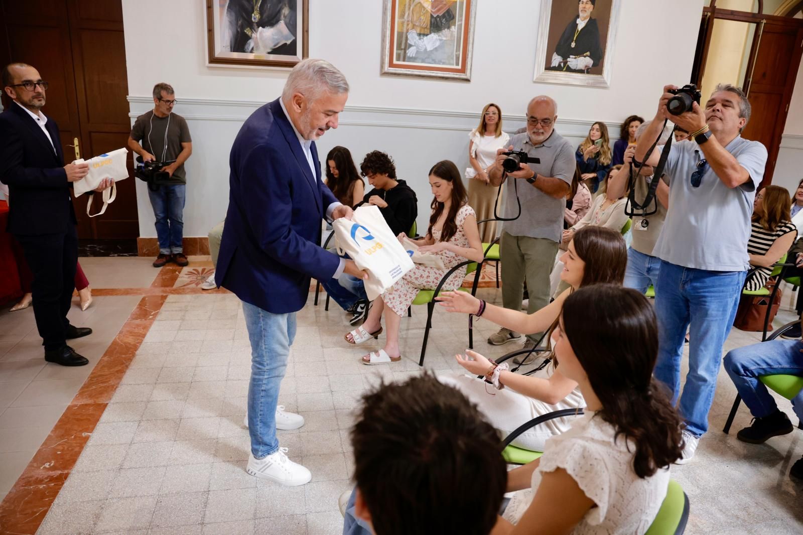 Recepción en la ULPGC de los alumnos con más nota en la Pau