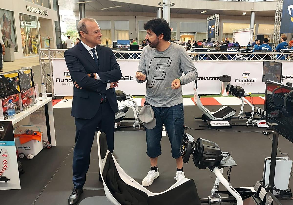El vicepresidente del Cabildo, Augusto Hidalgo, inauguró este viernes el festival de videojuegos.