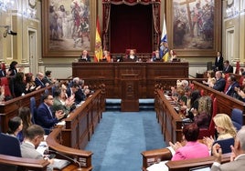 Imagen de archivo de una sesión en el Parlamento de Canarias.