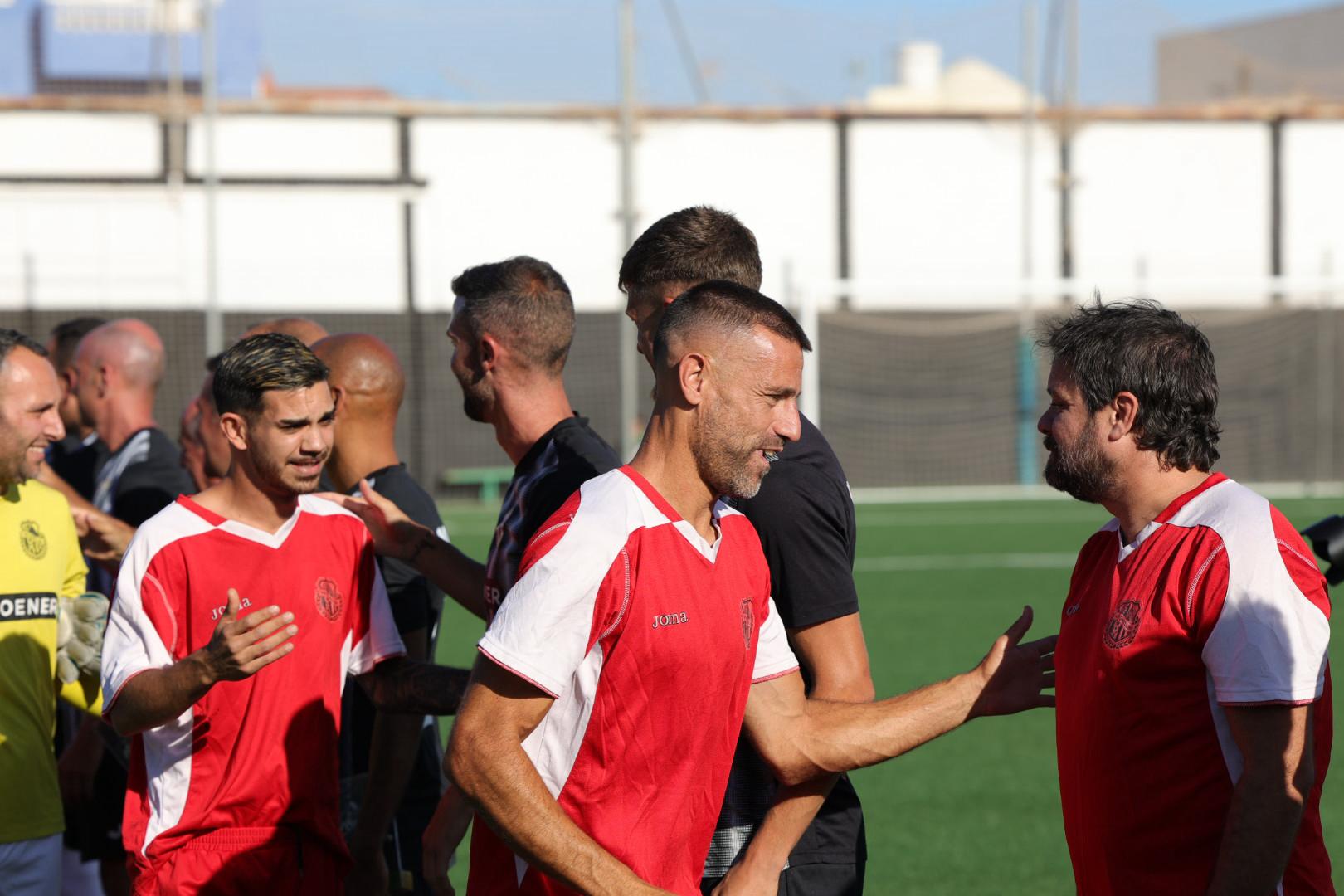 El tributo a los héroes del ascenso del Vecindario, en imágenes