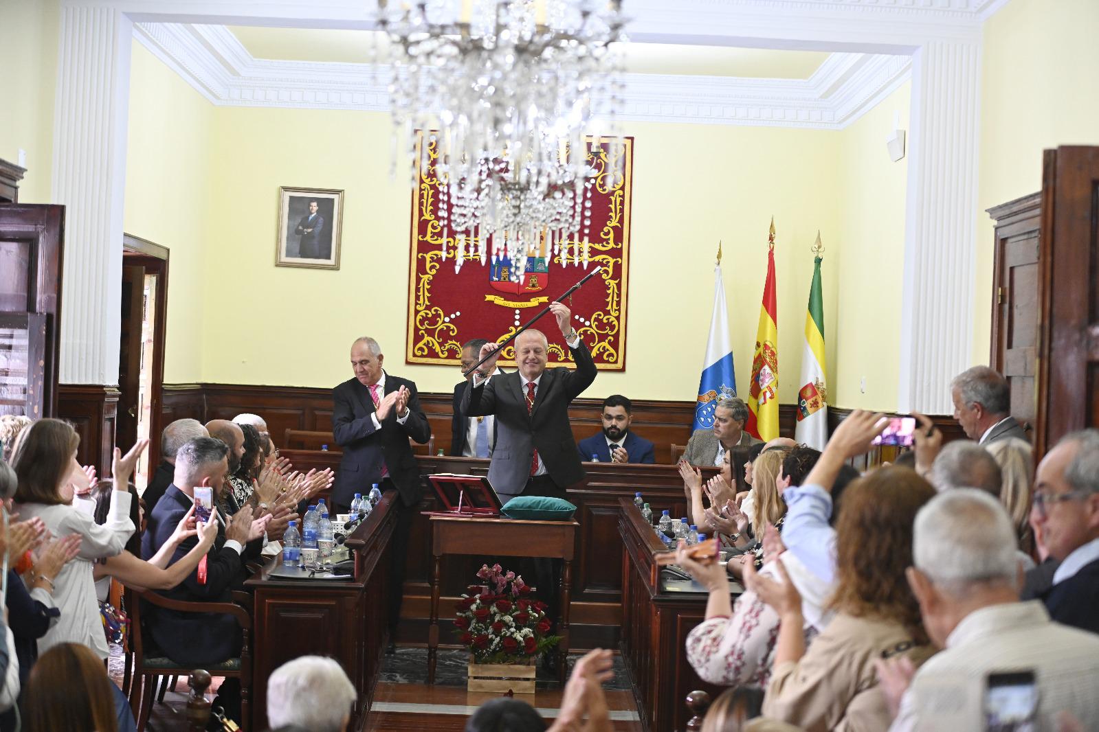 La toma de posesión de José Agustín Arencibia como alcalde de Teror, en imágenes