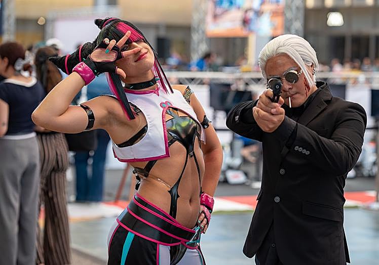 Juri Han y Sakamoto. Alysib de 21 años, y Lucas de 22.