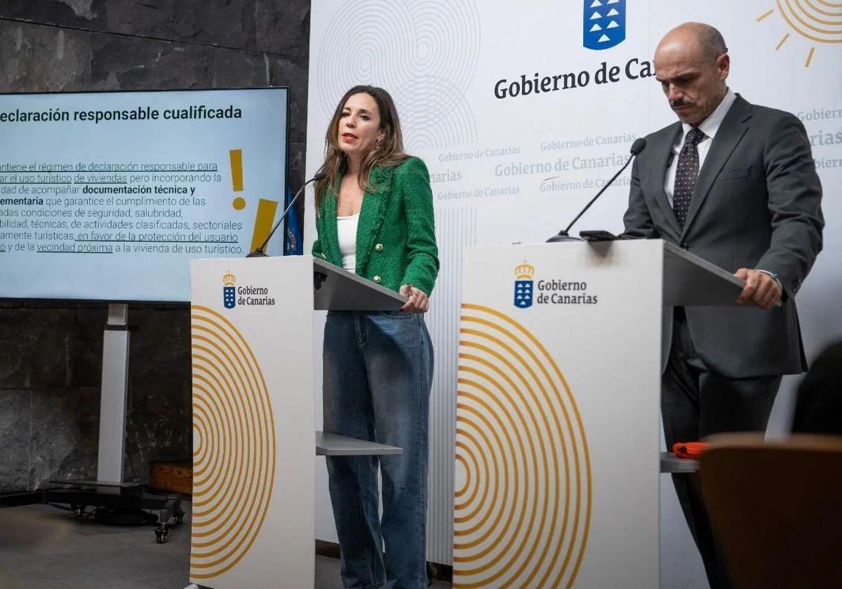 Jessica de León y Alfonso Cabello, en rueda de prensa.