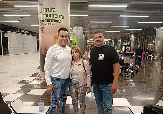 Bordón, Díaz y Álvarez, a primera hora de este lunes antes de emprender viaje a Segovia.