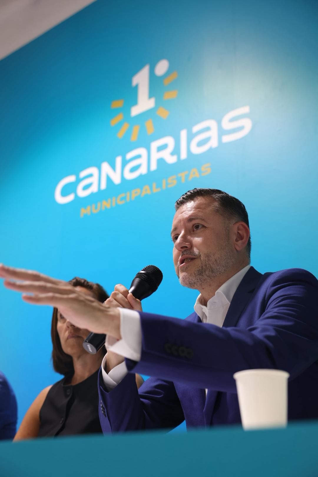Inauguración de la sede de Primero Canarias