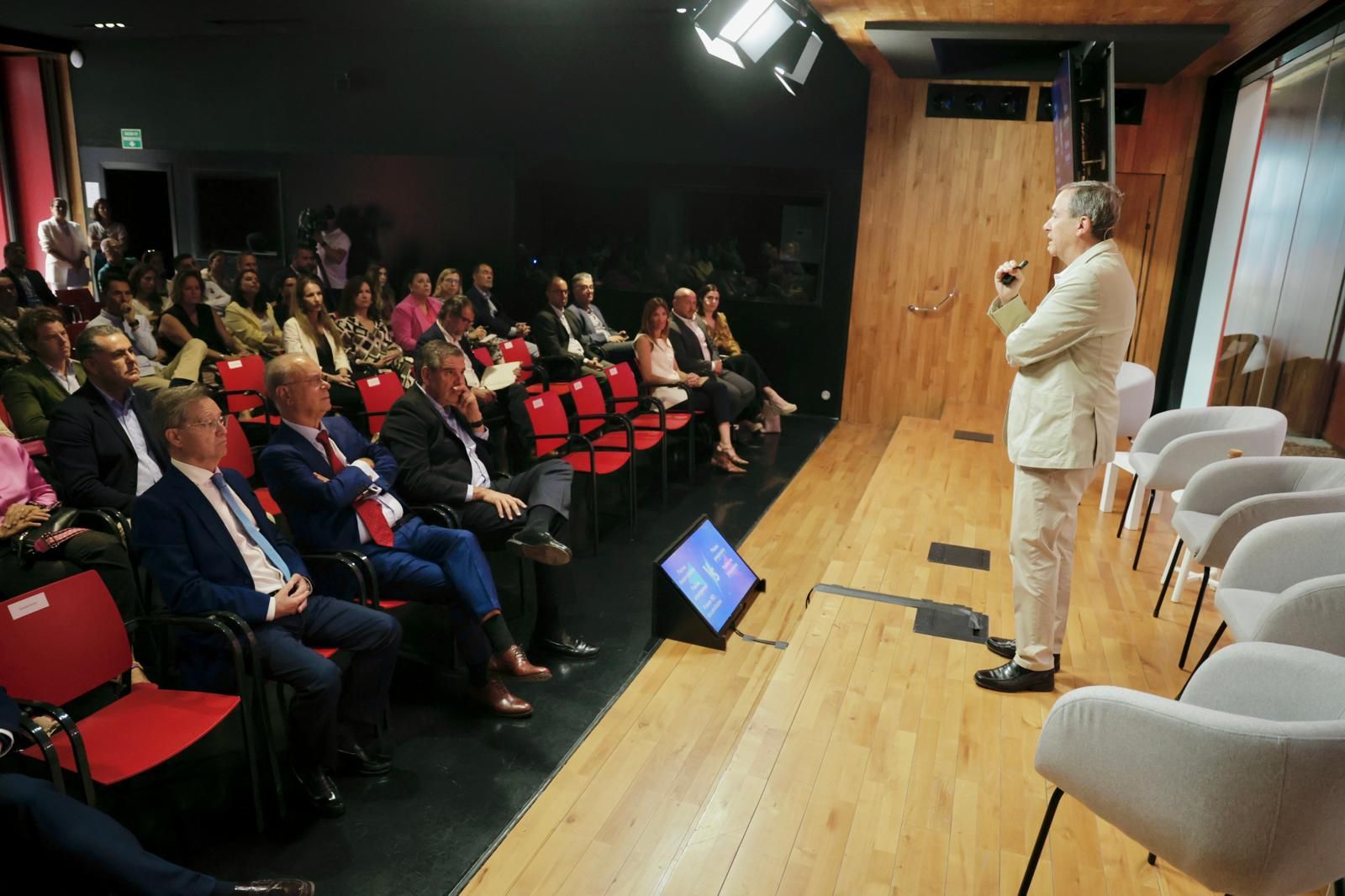 El futuro del empleo y la FP se debate en CANARIAS7