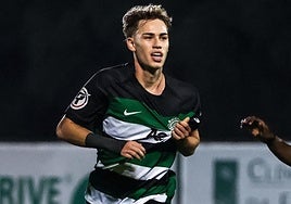 Arvelo, en una imagen con la camiseta del Sporting de Portugal.
