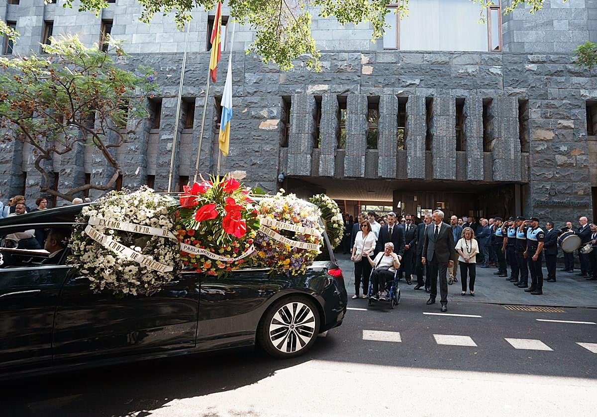 Canarias despide a Manuel Hermoso Rojas