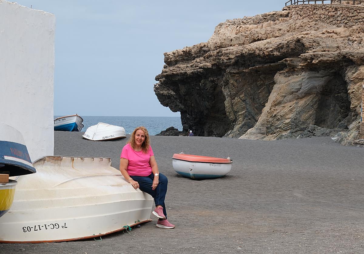 La pregonera de las fiestas de San Juan, en la playa de Ajuy, en el municipio de Pájara.