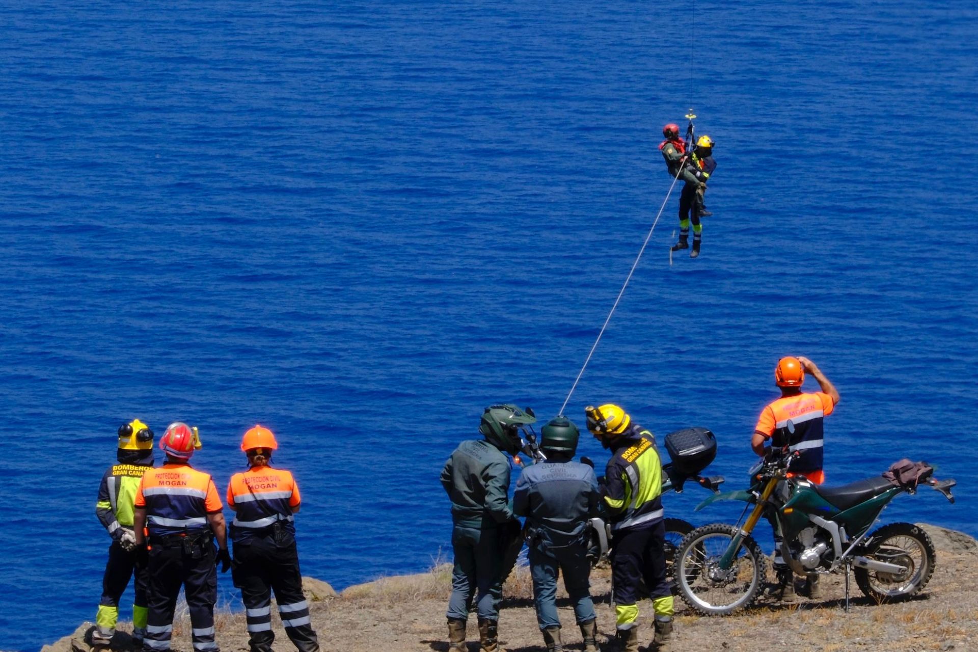 Mogán vive el simulacro de dos accidentes aéreos