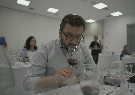 Uno de los catadores en una de las sesiones.