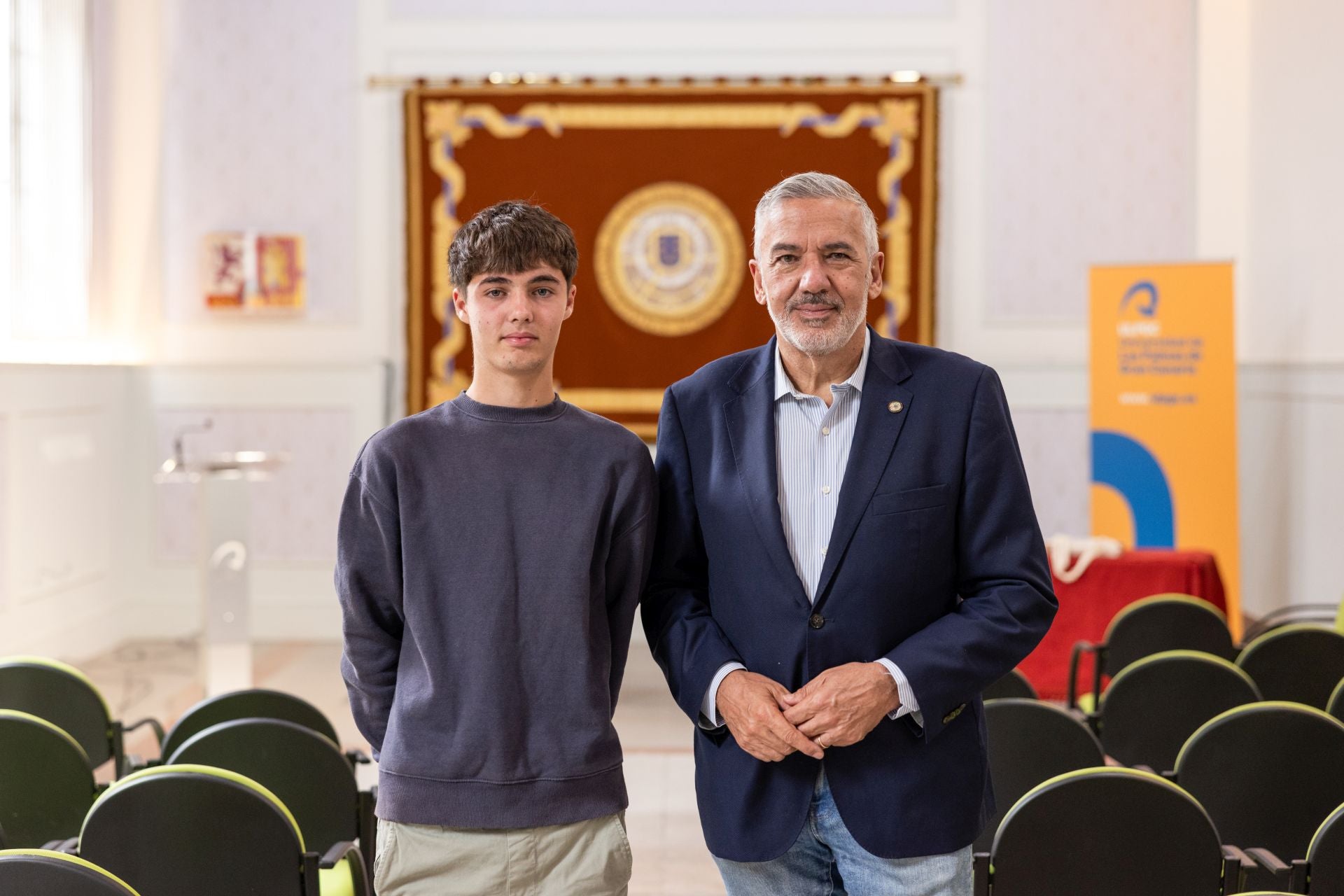 Diego Gimeno alumno del Colegio Hispano Inglés junto a Luís Serra Rector de la ULPGC.