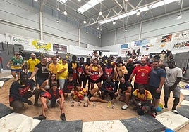 Foto de familia del Club de Lucha San Bartolomé de Tirajana.