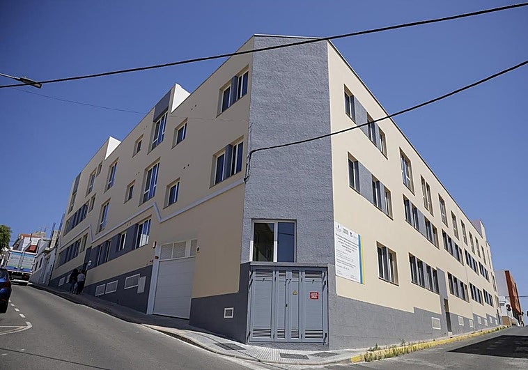 Fachada del edificio en la calle Rutindana y Tenesoya Videna.